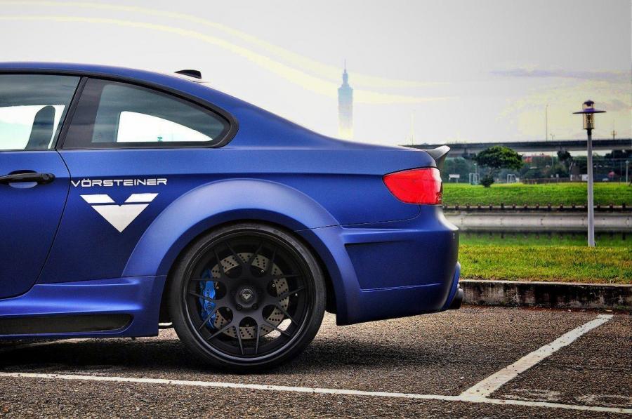  BMW M3 GTRS3 Black Version by Vorsteiner 2012 года  (фото 8 из 32)